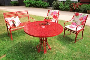 Gartentischgruppe Riviera aus witterungsbeständigem Edelstahl in Rot